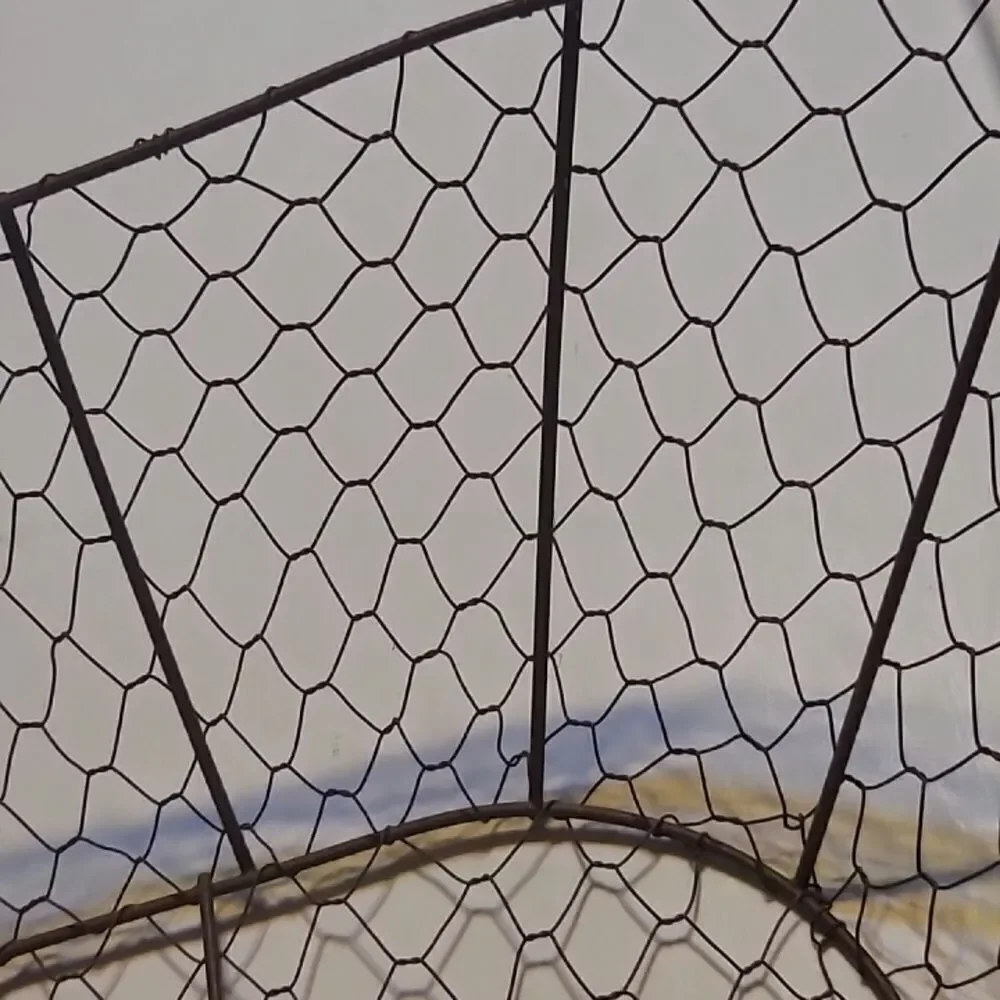 Wire Basket with Handle - Brown
